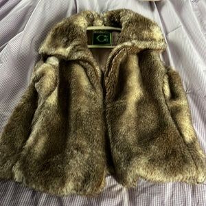 C. Wonder faux fur vest. Slightly worn, in good condition.
